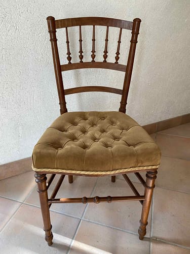 Chaise Charivari à capitons